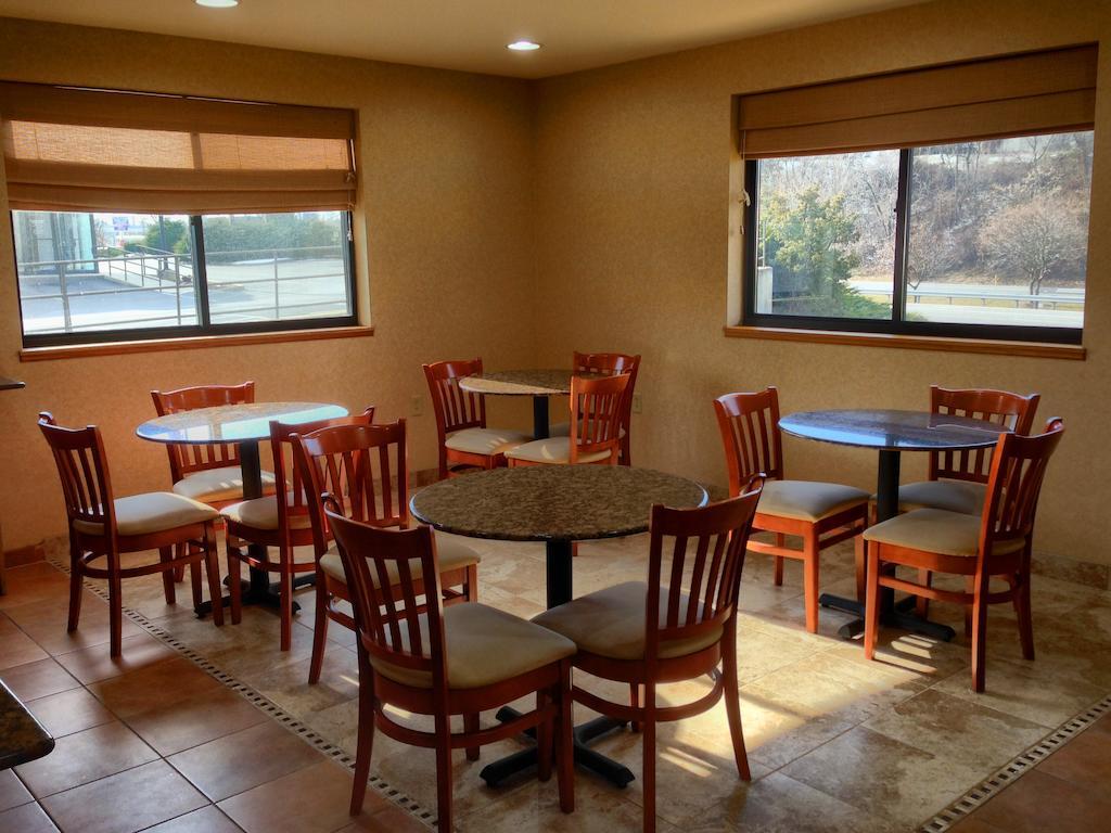 Super 8 By Wyndham Hagerstown I-70 Μοτέλ Εξωτερικό φωτογραφία